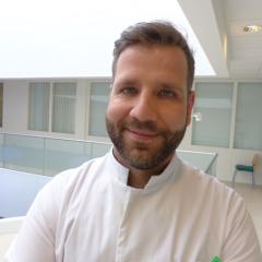 Drs. B. Pi Van de Venne - Dermatoloog