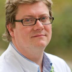 Drs. B.W.J. Van Iseghem - Radioloog