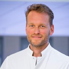 Dr. H. Lövenich - Neuroloog